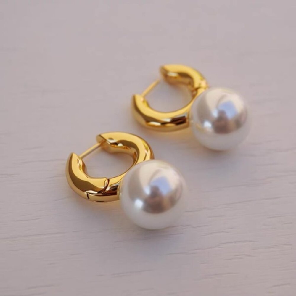 Pearl earrings, Dangle Pearl Earrings, faux pearl earrings, statement earrings